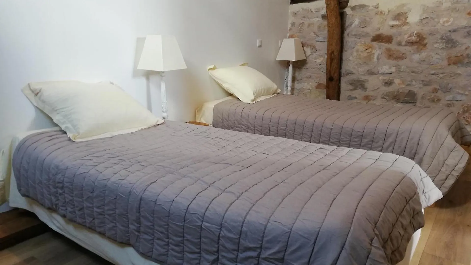 Bed and Breakfast Le Puits de Garival à Tour-de-Faure 0*,  France